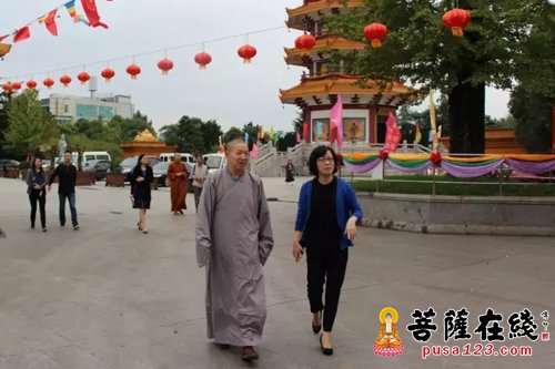 「佛教」上海闵行区委常委、统战部部长李红珍一行莅临七宝教寺视察