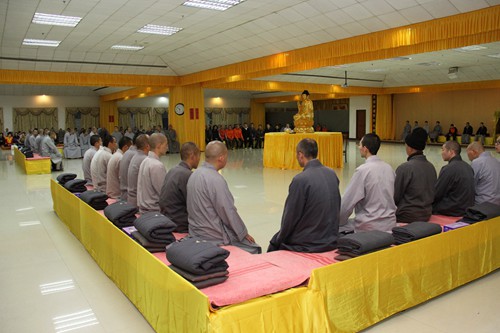 「弘法寺」精进禅修 广东弘法寺开启2013年冬季禅七法会