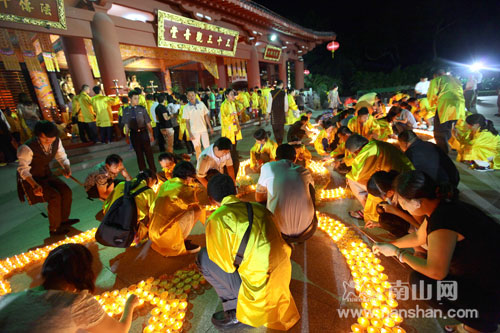 「南山寺」三亚南山寺三十三观音堂：万灯祈福