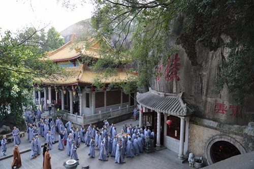 「佛教」闽南佛学院女众部本三班到虎溪岩寺拓展课外丛林实务参学 「佛教」闽南佛学院女众部本三班到虎溪岩寺拓展课外丛林实务参学