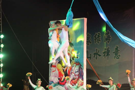 「佛教」广东观音山：第四届佛教音乐会暨供灯祈福法会