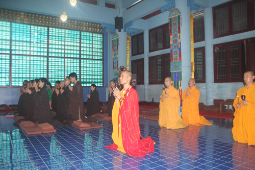 「药师如来」福建厦门石室禅院隆重举行“甲午年四十九昼夜精进祈愿药师佛念佛大法会”洒净结界起坛仪式 「药师如来」福建厦门石室禅院隆重举行“甲午年四十九昼夜精进祈愿药师佛念佛大法会”洒净结界起坛仪式