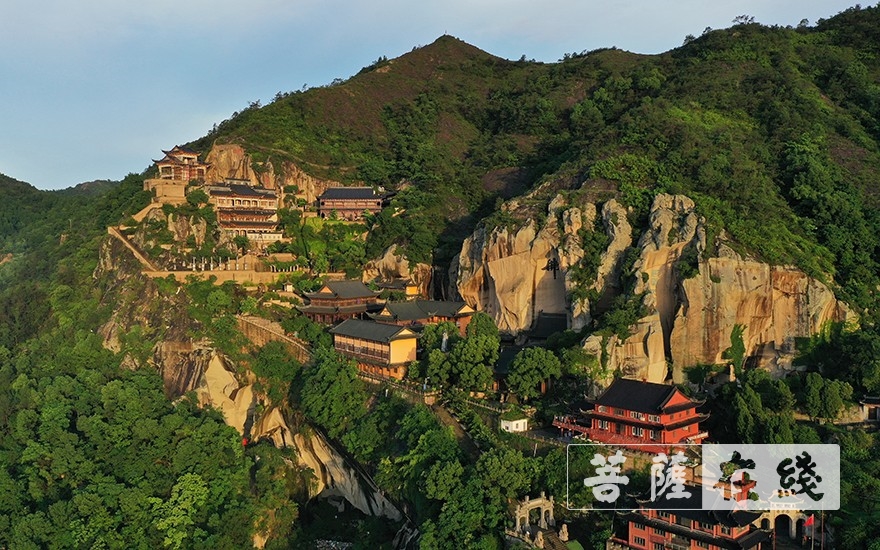 「佛教」二十年，在峭壁上建道场的法师：我只是由此岸尾登彼岸
