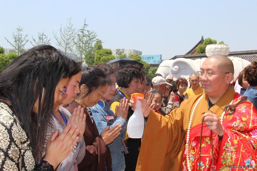 「宝林」江苏常州市武进区宝林禅寺为尼泊尔地震灾区民众祈福