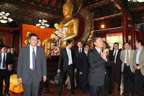 「灵光寺」缅甸联邦共和国议长来北京灵光寺参拜佛牙舍利
