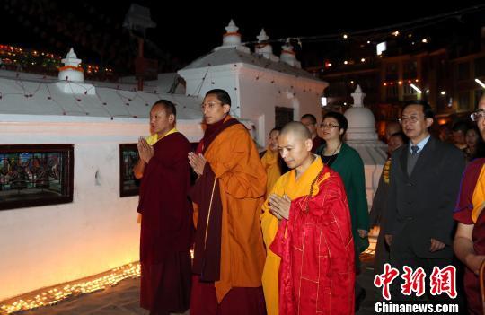 「佛教」中国高僧赴“佛祖之乡”点灯千万盏