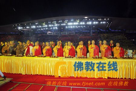 「佛教」2010年大众普佛供灯祈福大典在深圳华侨城举行