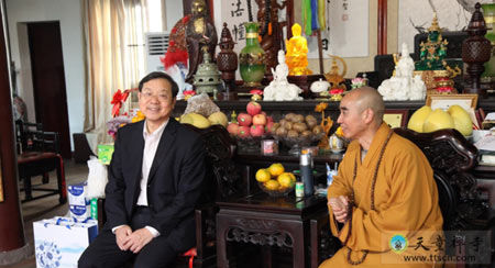 「佛教」世界宗教研究所长卓新平一行参访浙江宁波天童禅寺