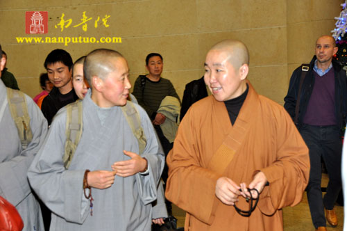 「南普陀寺」梦参老和尚今日抵厦参加南普陀寺妙老百年诞辰纪念法会