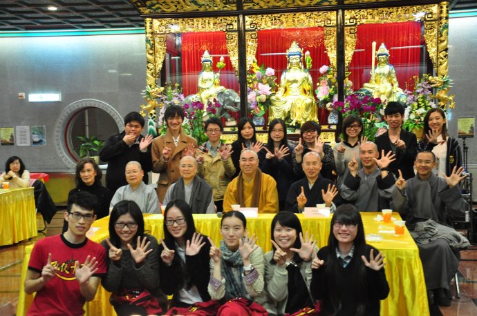 「佛教」燃点烛光照亮心：弘法使者传灯暨聚餐晚会