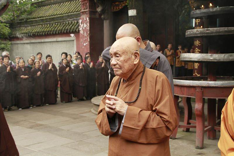梦参老和尚于2010年9月25日参访成都文殊院(组图) 梦参老和尚于2010年9月25日参访成都文殊院(组图)