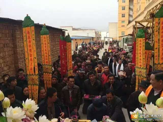 「极乐寺」甘肃甘谷六峰极乐寺僧众礼请能广法师接手住持寺院