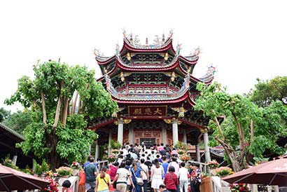 「南普陀寺」恭逢观音菩萨出家日 厦门南普陀寺举行祈福法会 「南普陀寺」恭逢观音菩萨出家日 厦门南普陀寺举行祈福法会