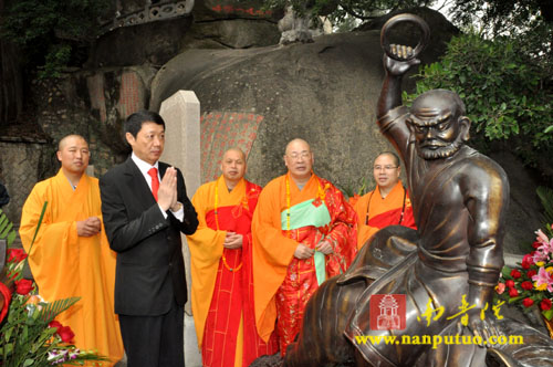 「伏虎罗汉」厦门虎溪岩寺隆重举行伏虎罗汉圣像开光仪式 「伏虎罗汉」厦门虎溪岩寺隆重举行伏虎罗汉圣像开光仪式