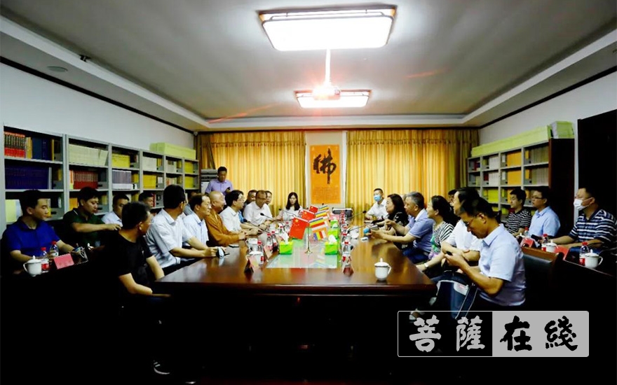 「时政」青岛市委统战部门领导及各宗教团体成员调研参访慈云寺 「时政」青岛市委统战部门领导及各宗教团体成员调研参访慈云寺