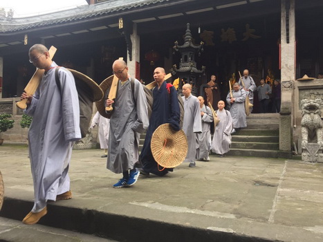 「华岩寺」重庆华岩寺僧众行脚朝圣达摩道场菩提寺今日启程