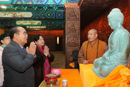 「佛教」缅甸驻华大使吴丁乌先生夫妇到北京灵光寺参拜