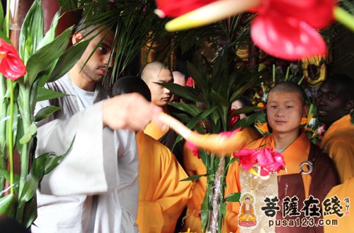 「释迦牟尼」佛祖诞辰2557周年 嵩山少林寺隆重举行浴佛大法会
