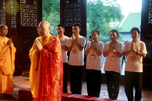 「佛教」广东韶关南华禅寺举行第十届“禅悦行”夏令营传灯法会