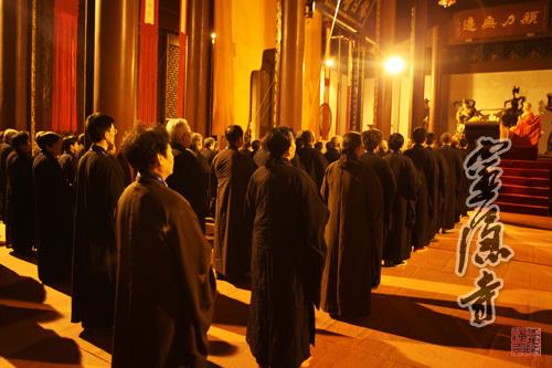 「灵隐寺」浙江灵隐寺三坛大戒法会第廿五天:讲比丘戒、和尚开示、菩萨居士习穿海青、搭衣 「灵隐寺」浙江灵隐寺三坛大戒法会第廿五天:讲比丘戒、和尚开示、菩萨居士习穿海青、搭衣