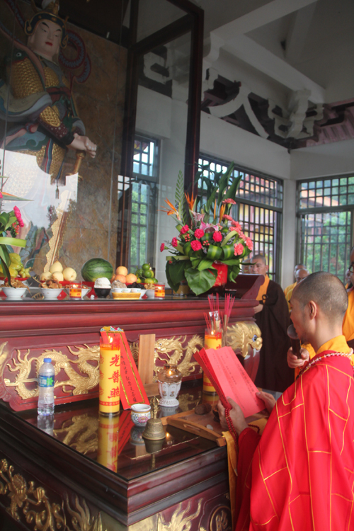 「药师如来」福建厦门石室禅院隆重举行“甲午年四十九昼夜精进祈愿药师佛念佛大法会”洒净结界起坛仪式 「药师如来」福建厦门石室禅院隆重举行“甲午年四十九昼夜精进祈愿药师佛念佛大法会”洒净结界起坛仪式