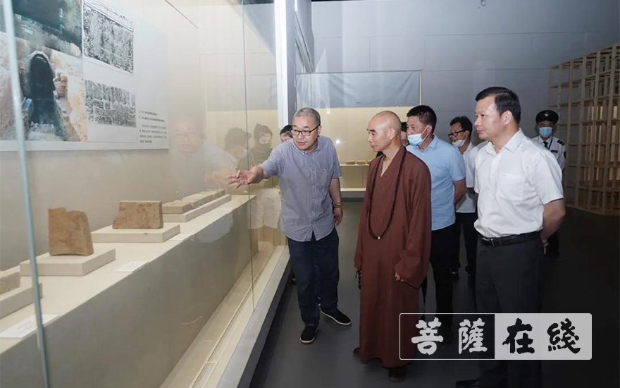 「文物」诚信大和尚赴鄞州区文保中心商讨文物保护事宜 「文物」诚信大和尚赴鄞州区文保中心商讨文物保护事宜