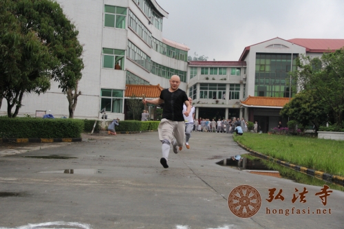 广东深圳弘法寺佛学院举行春季运动会