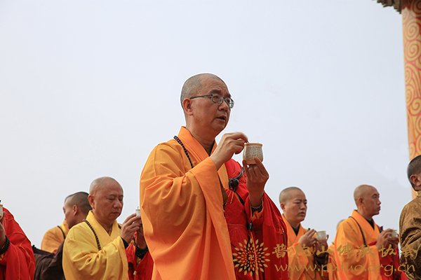 「佛教」第十五届普陀山南海观音文化节开幕式暨南海观音开光二十周年庆典隆重举行