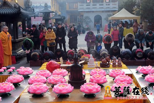 「元宵」西林禅寺举行元宵燃灯祈福法会 祈求佛光加被照亮心灯