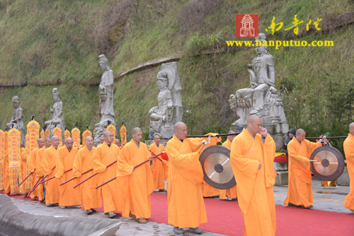 「观音」湖南沩山密印寺隆重举行千手千眼观音圣像开光盛典 「观音」湖南沩山密印寺隆重举行千手千眼观音圣像开光盛典