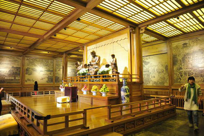 「济公」杭州灵隐寺济公殿壁画揭幕:壁画阐述济公禅意人生