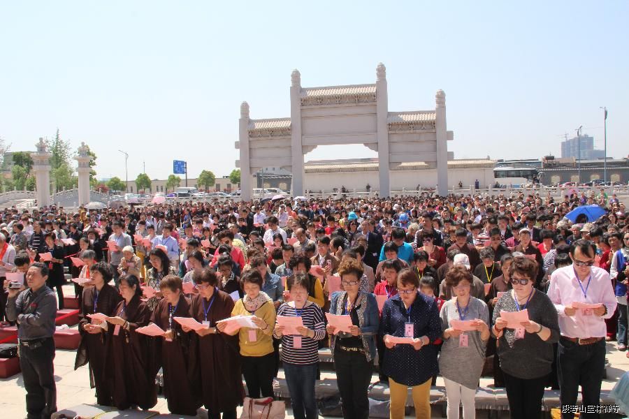 「宝林」江苏常州市武进区宝林禅寺为尼泊尔地震灾区民众祈福