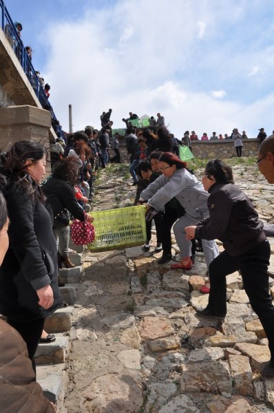 「放生功德」2014年5月4日山西广灵极乐寺放生活动在蔚县水库举行 「放生功德」2014年5月4日山西广灵极乐寺放生活动在蔚县水库举行