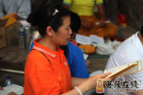 「释迦牟尼」印顺法师带领弘法寺义工、朝圣团在蓝毗尼花园举行诵经祈福法会