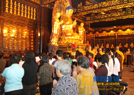 「大慈恩寺」陕西省西安市大慈恩寺举行三皈依仪式(图) 「大慈恩寺」陕西省西安市大慈恩寺举行三皈依仪式(图)