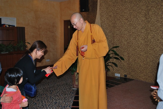 「婚姻」和尚和女人对话：过去的事情过去的爱情，就让它过去吧