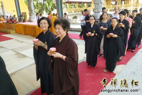 「佛教」上海松隐禅寺“华严海上第一钟”安装成功，举行祈福法会