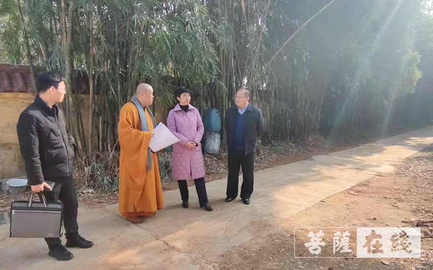 「佛教」中共南昌市委常委、统战部长乐文红赴安义县接引寺调研指导 「佛教」中共南昌市委常委、统战部长乐文红赴安义县接引寺调研指导