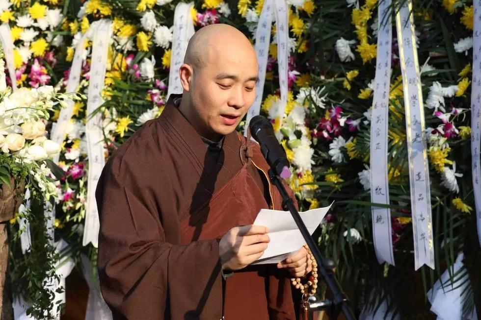 「佛教」万人追思明学长老 一代高僧封龛荼毗