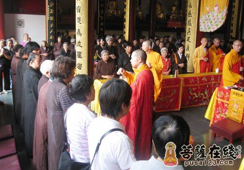 「佛教」上海二严寺举行为期7天的地藏法会