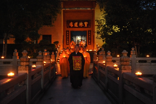 「佛教」广东韶关南华禅寺举行第十届“禅悦行”夏令营传灯法会