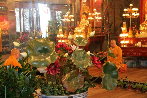 「弘法寺」精进禅修 广东弘法寺开启2013年冬季禅七法会