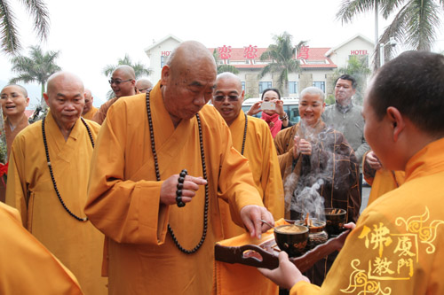 「中国佛教」台湾中国佛教会理事长圆宗长老一行莅临进明寺