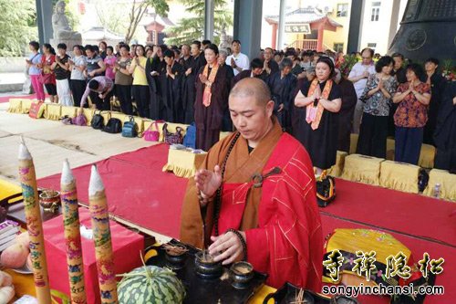 「佛教」上海松隐禅寺“华严海上第一钟”安装成功，举行祈福法会