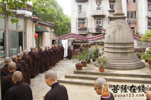 「太虚大师」湖北武昌佛学院师生瞻礼太虚塔记