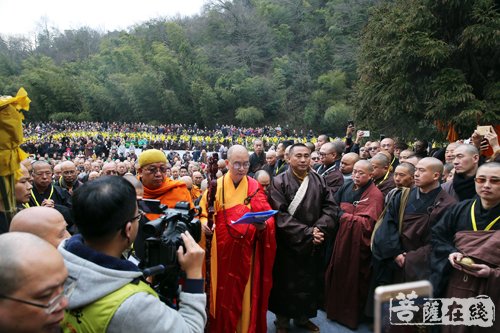 「佛教」一诚长老追思法会于云居山真如寺举行 万人现场送别（二）