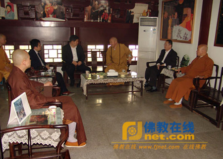 「中国佛教协会」中国佛教协会王健秘书长一行视察南京毗卢寺（图）