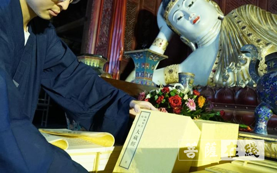 「佛教」深入三藏 嵩山少林寺于晒经节晾晒众多珍藏古籍 「佛教」深入三藏 嵩山少林寺于晒经节晾晒众多珍藏古籍