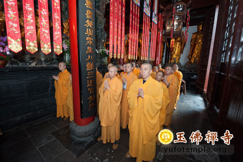 上海玉佛禅寺为“东方之星”客轮翻船事故祈福
