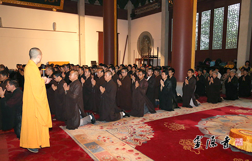「灵隐寺」全国各地300人齐聚于浙江杭州灵隐寺 皈依三宝